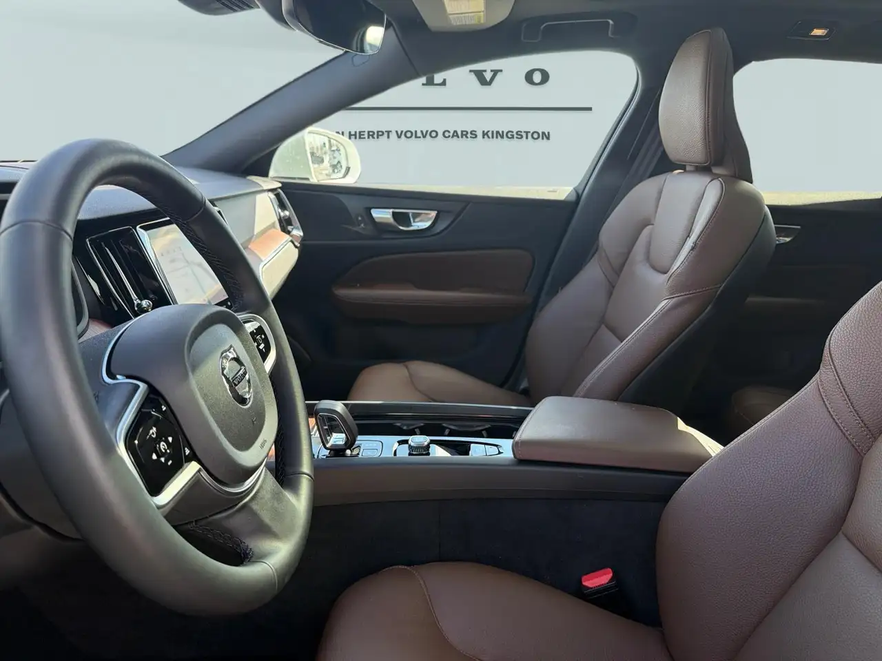 Volvo V60 Cross Country снимка Volvo V60 Cross Country