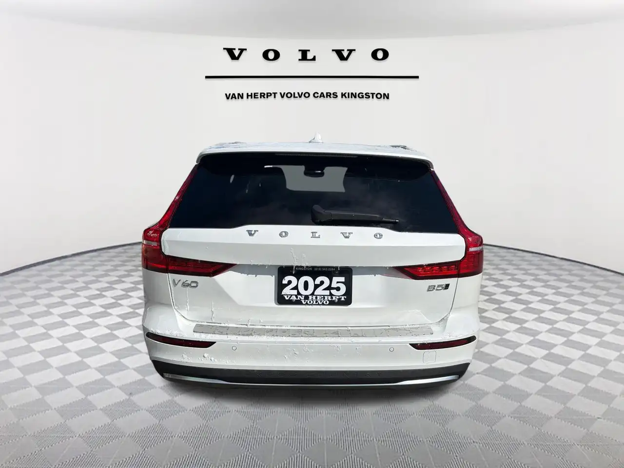 Volvo V60 Cross Country снимка Volvo V60 Cross Country