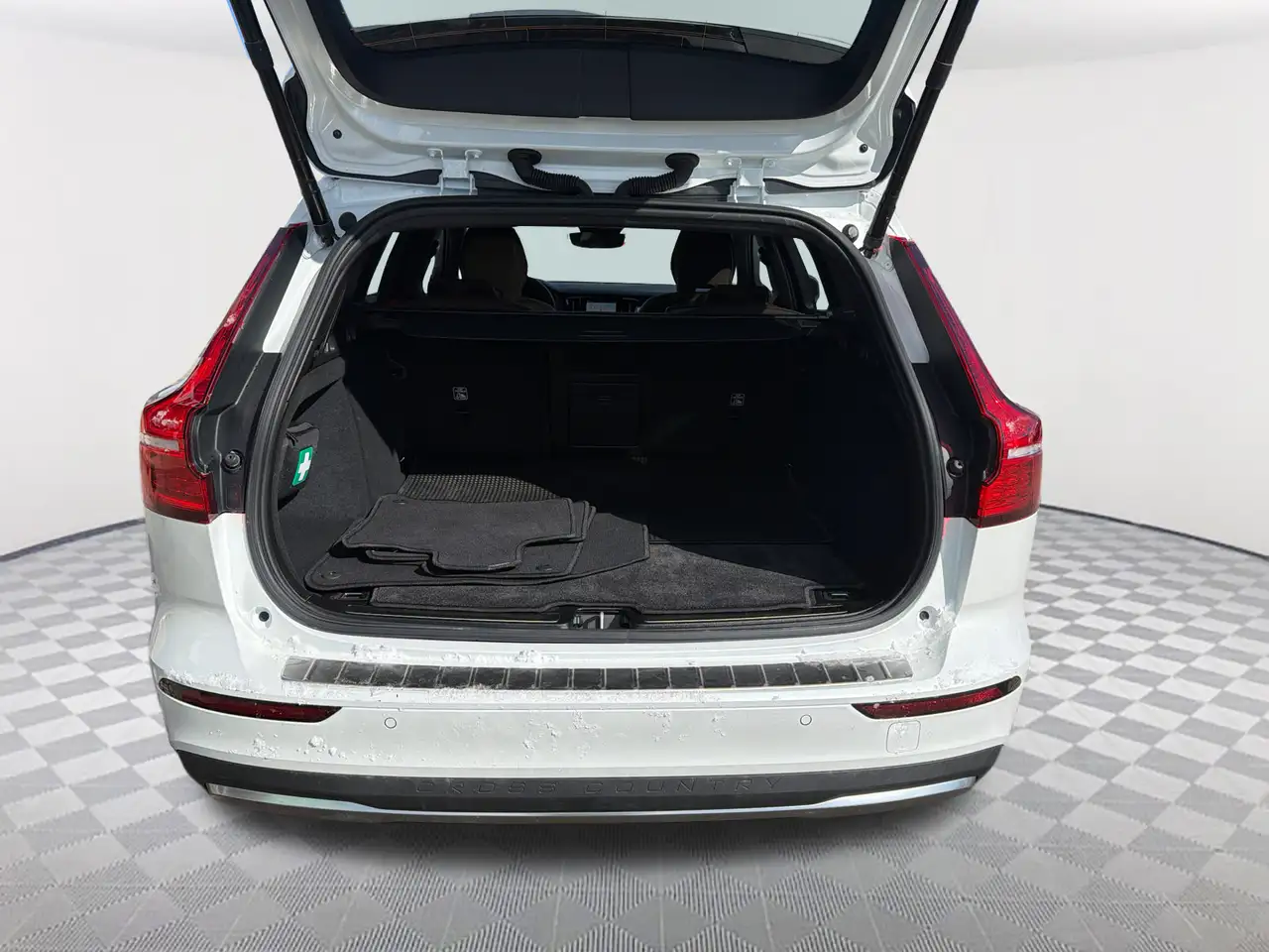 Volvo V60 Cross Country снимка Volvo V60 Cross Country