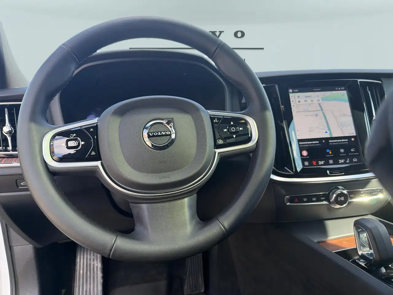 Volvo V60 Cross Country снимка Volvo V60 Cross Country