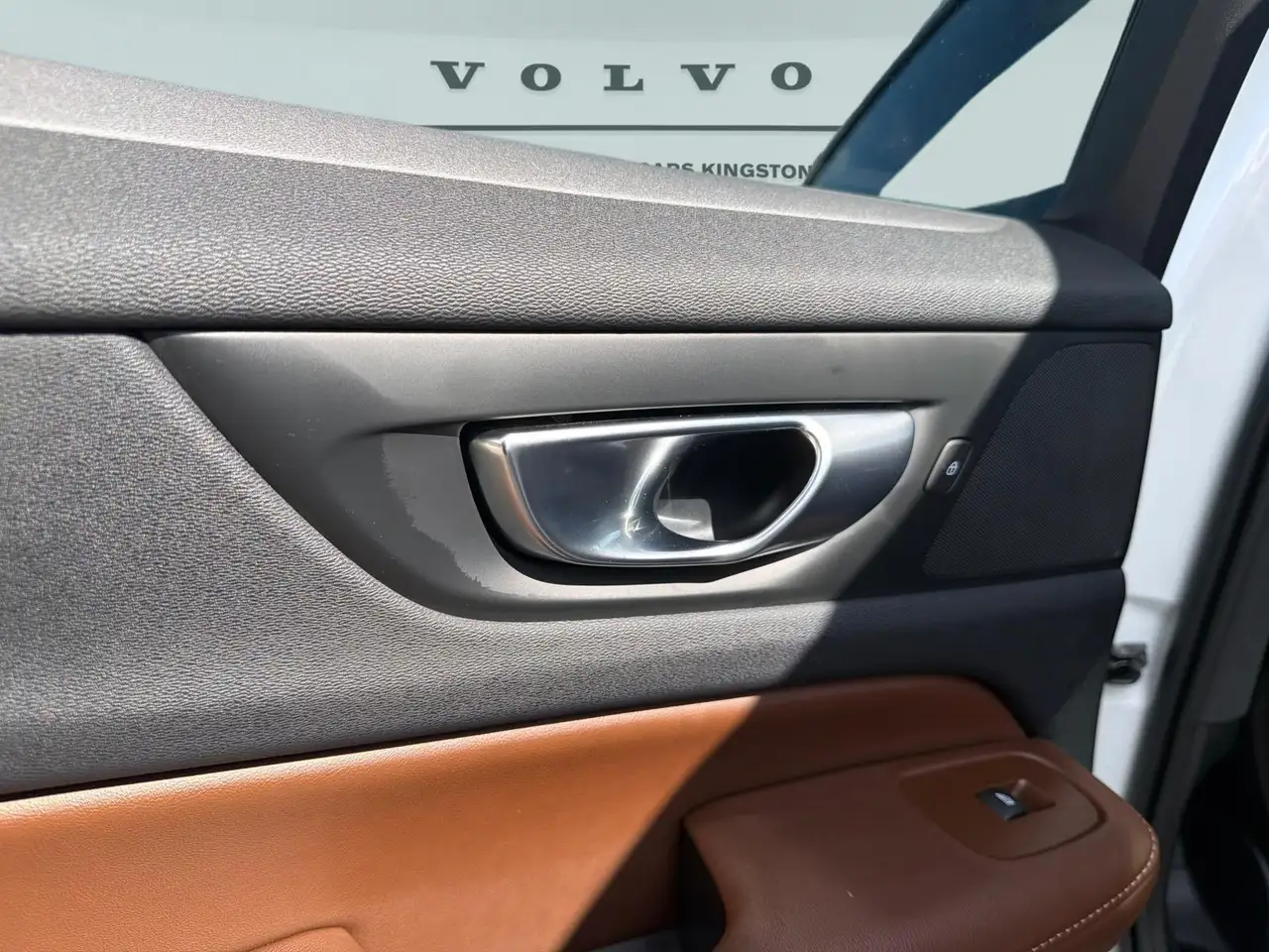 Volvo V60 Cross Country снимка Volvo V60 Cross Country