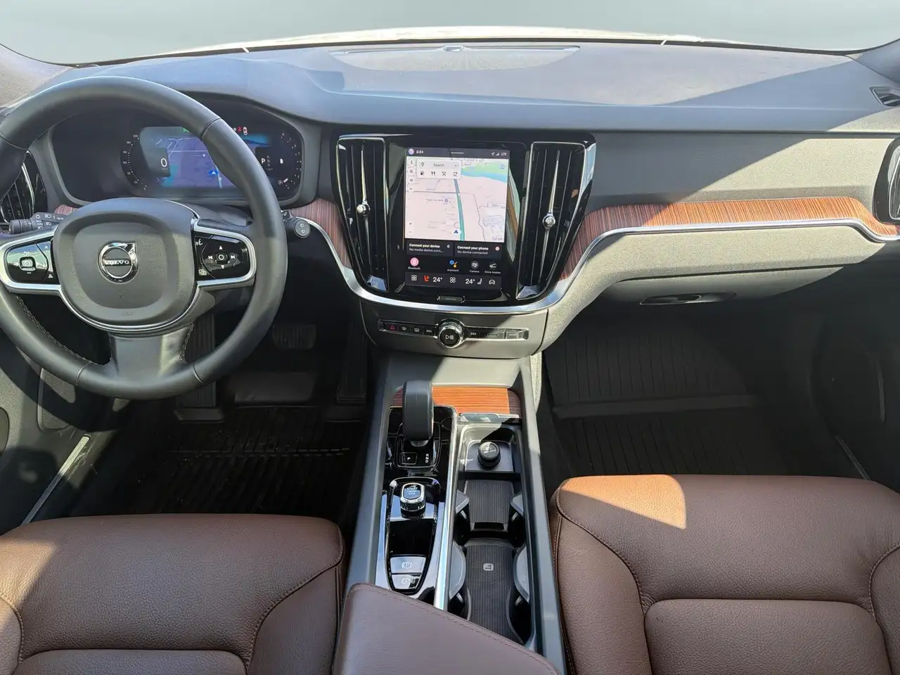Volvo V60 Cross Country снимка Volvo V60 Cross Country