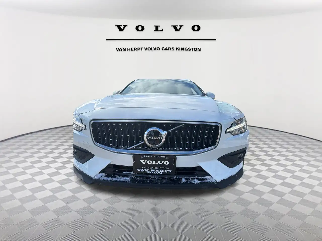 Volvo V60 Cross Country снимка Volvo V60 Cross Country