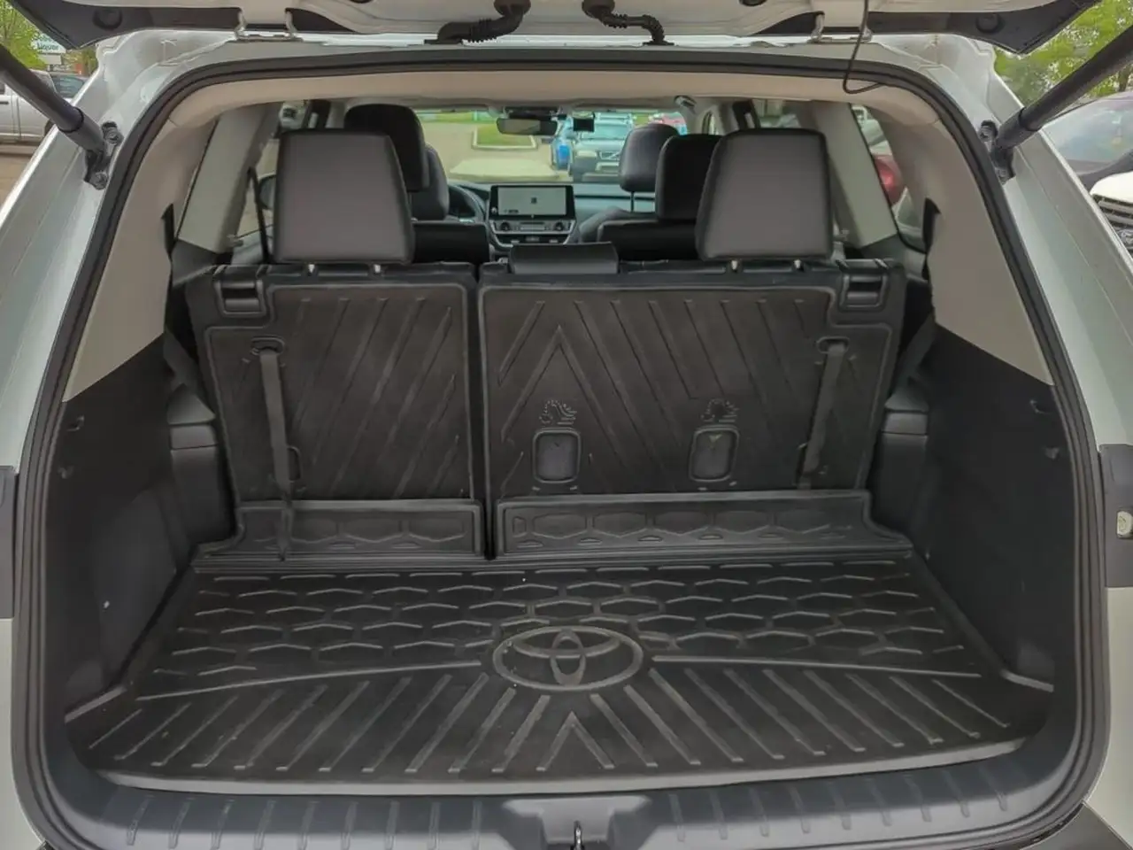 Toyota Grand Highlander fotografie Toyota Grand Highlander
