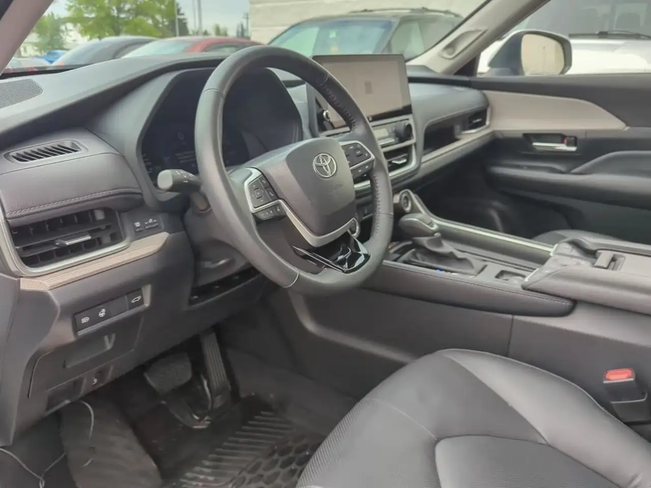 Toyota Grand Highlander fotografie Toyota Grand Highlander