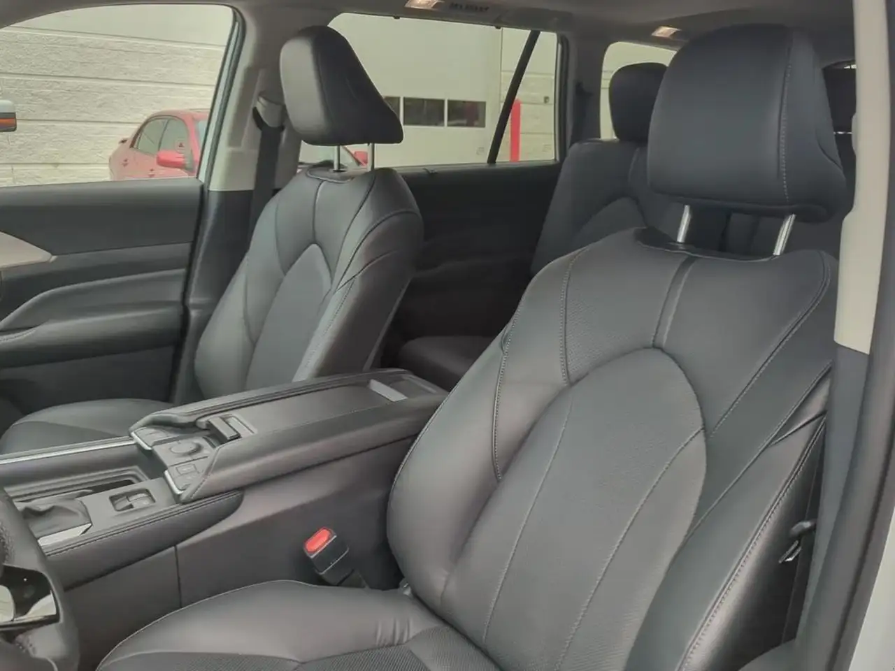 Toyota Grand Highlander fotografie Toyota Grand Highlander