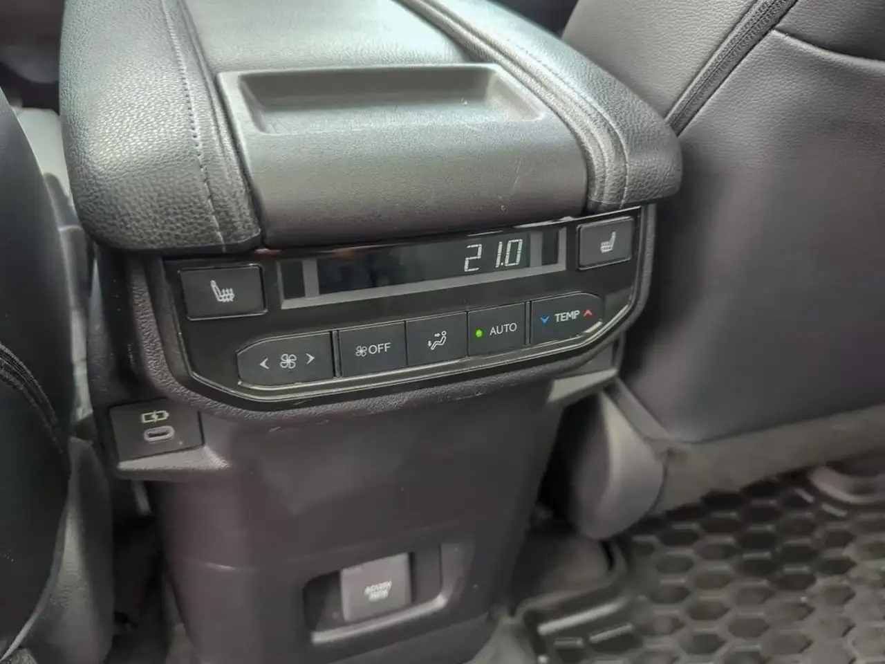 Toyota Grand Highlander fotografie Toyota Grand Highlander