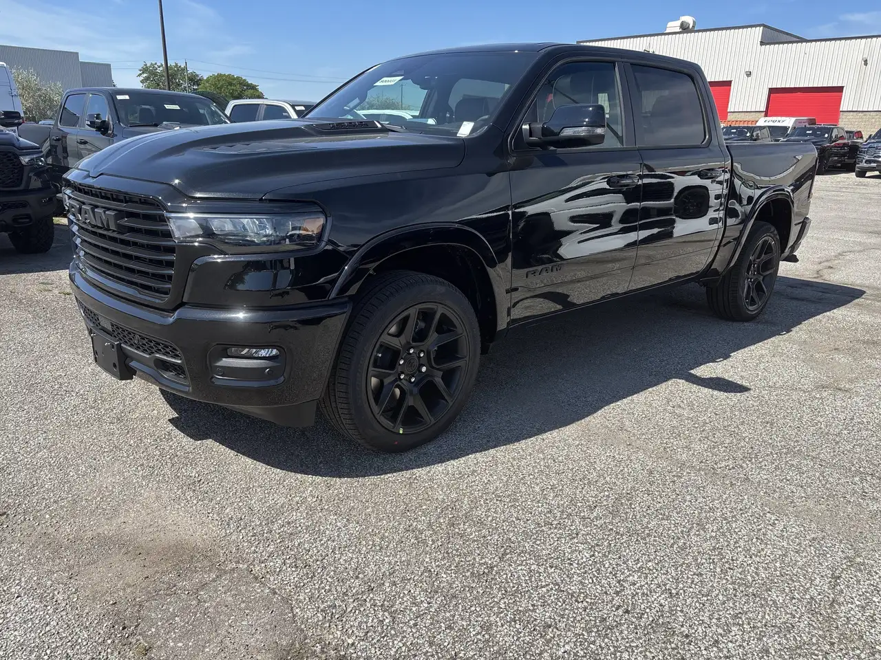 RAM 1500 снимка RAM 1500