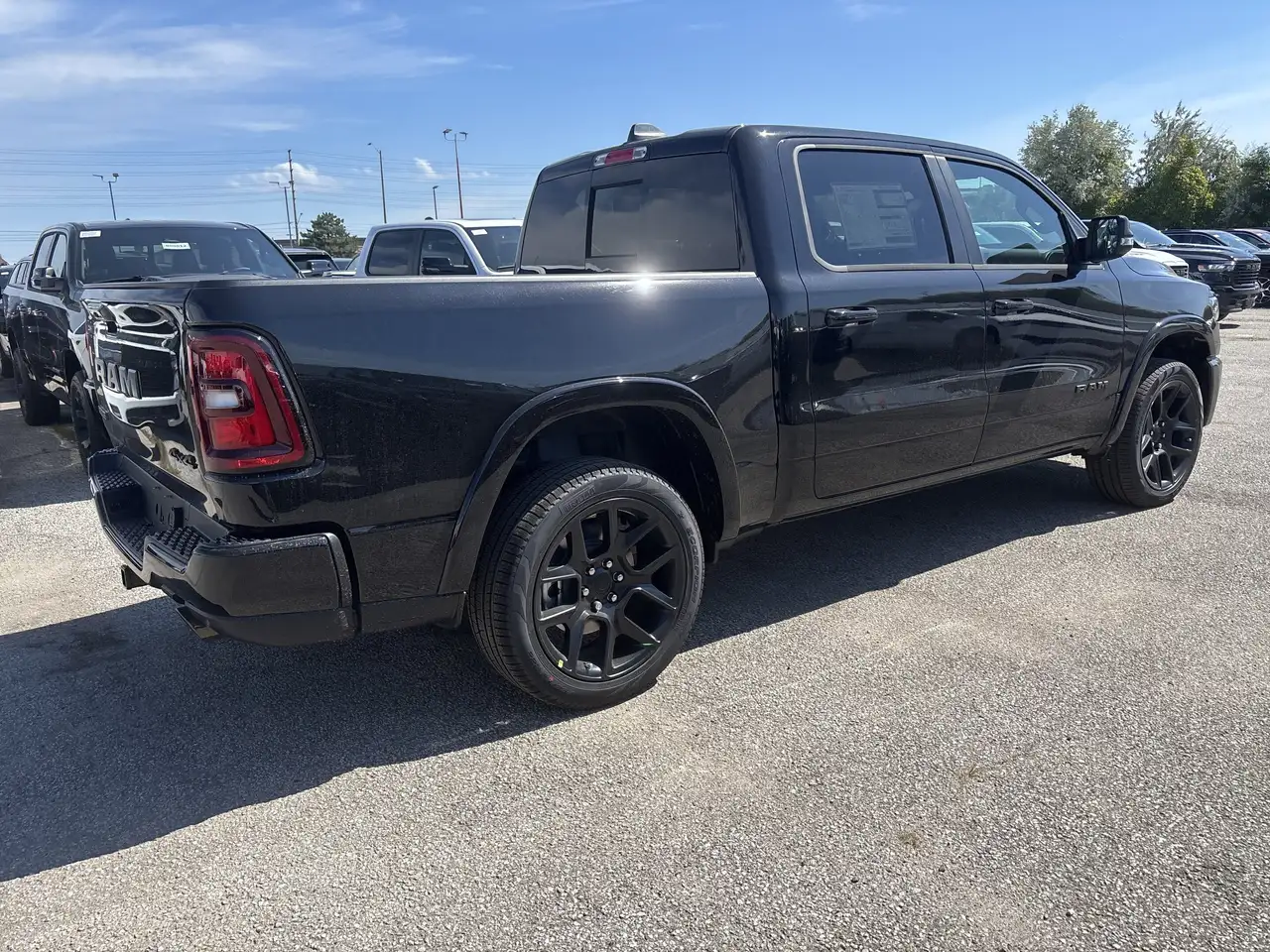 RAM 1500 снимка RAM 1500