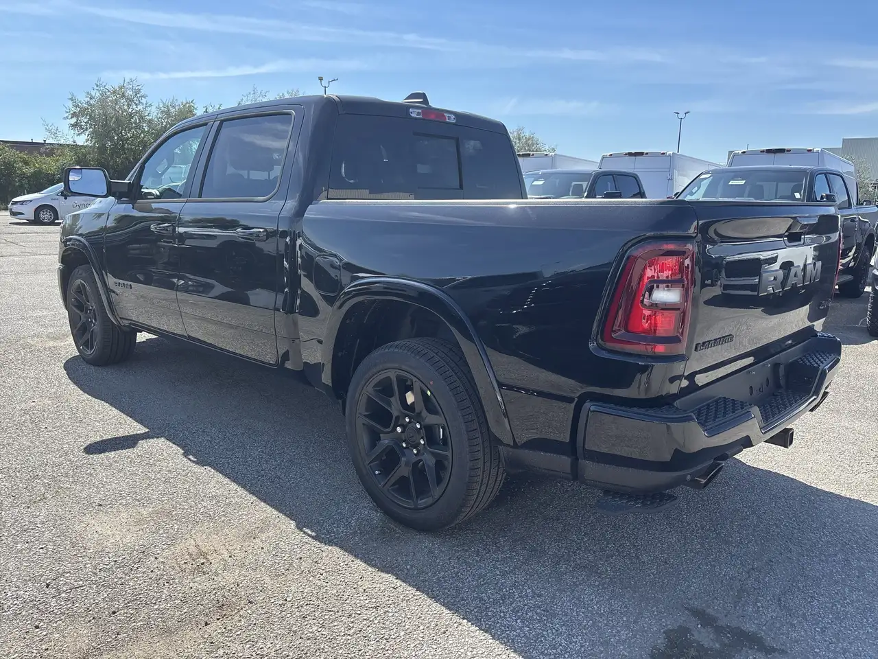RAM 1500 снимка RAM 1500
