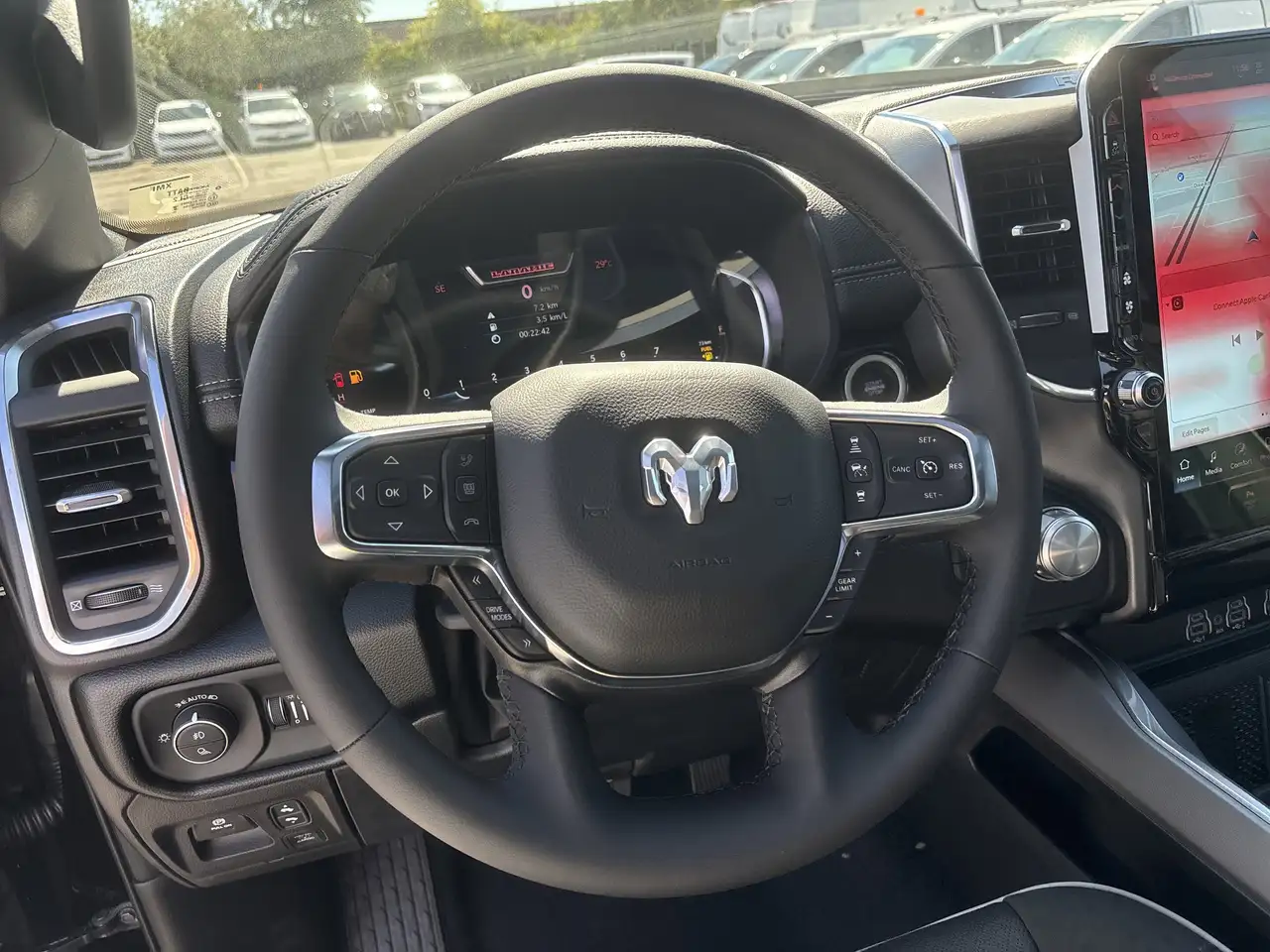 RAM 1500 снимка RAM 1500