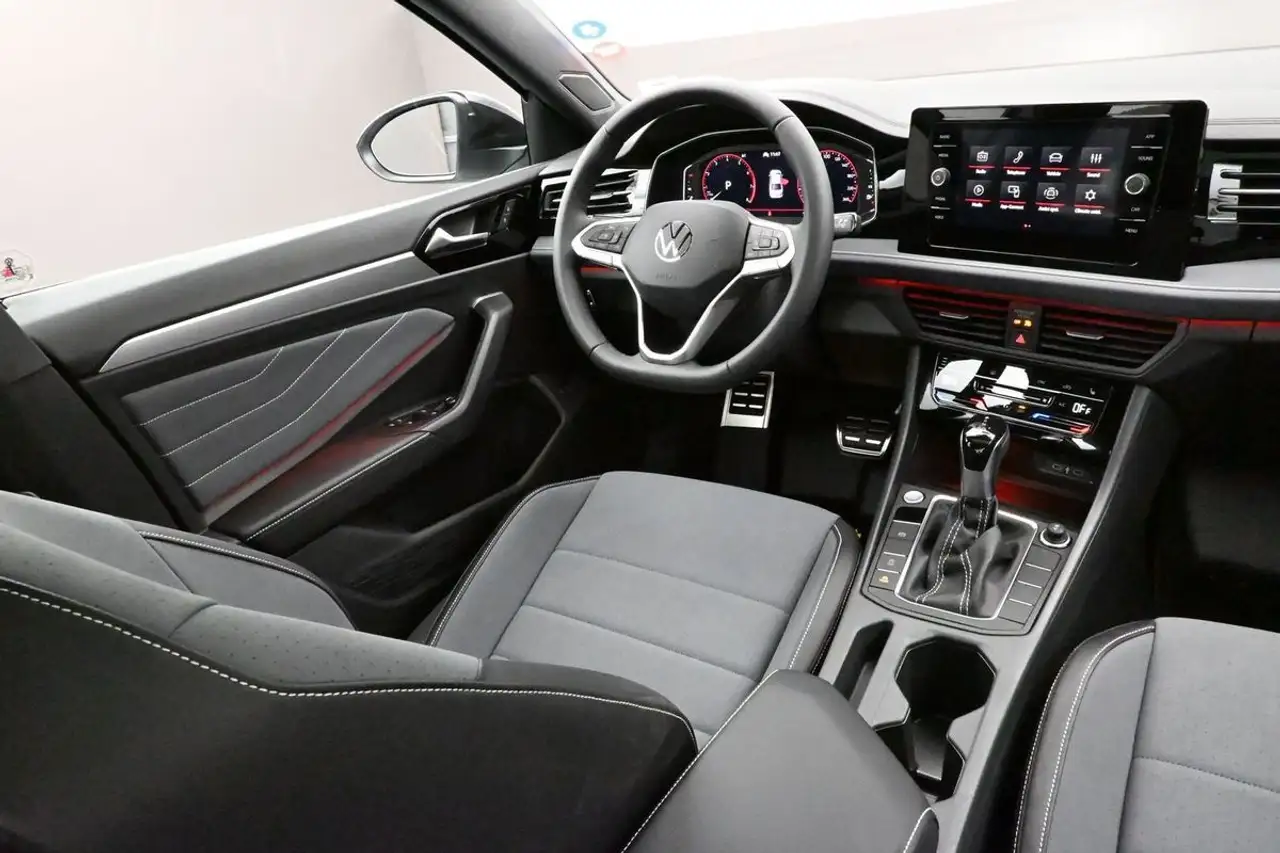 Volkswagen Jetta снимка Volkswagen Jetta