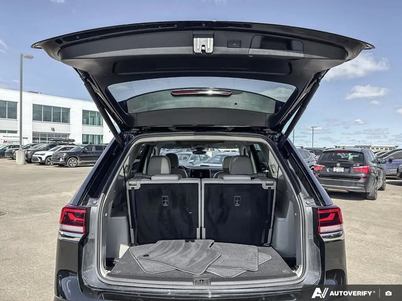 Volkswagen Atlas снимка Volkswagen Atlas