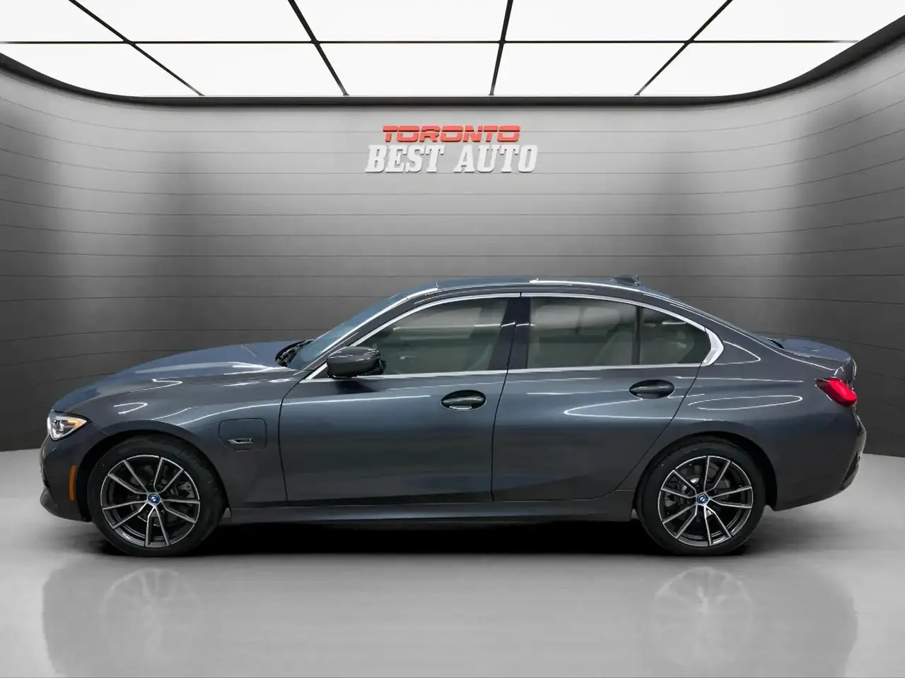 BMW 3 Series снимка BMW 3 Series