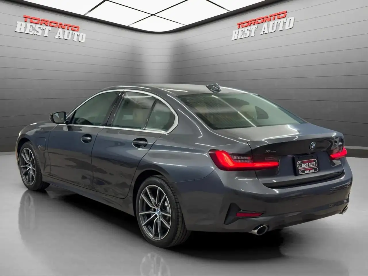 BMW 3 Series снимка BMW 3 Series