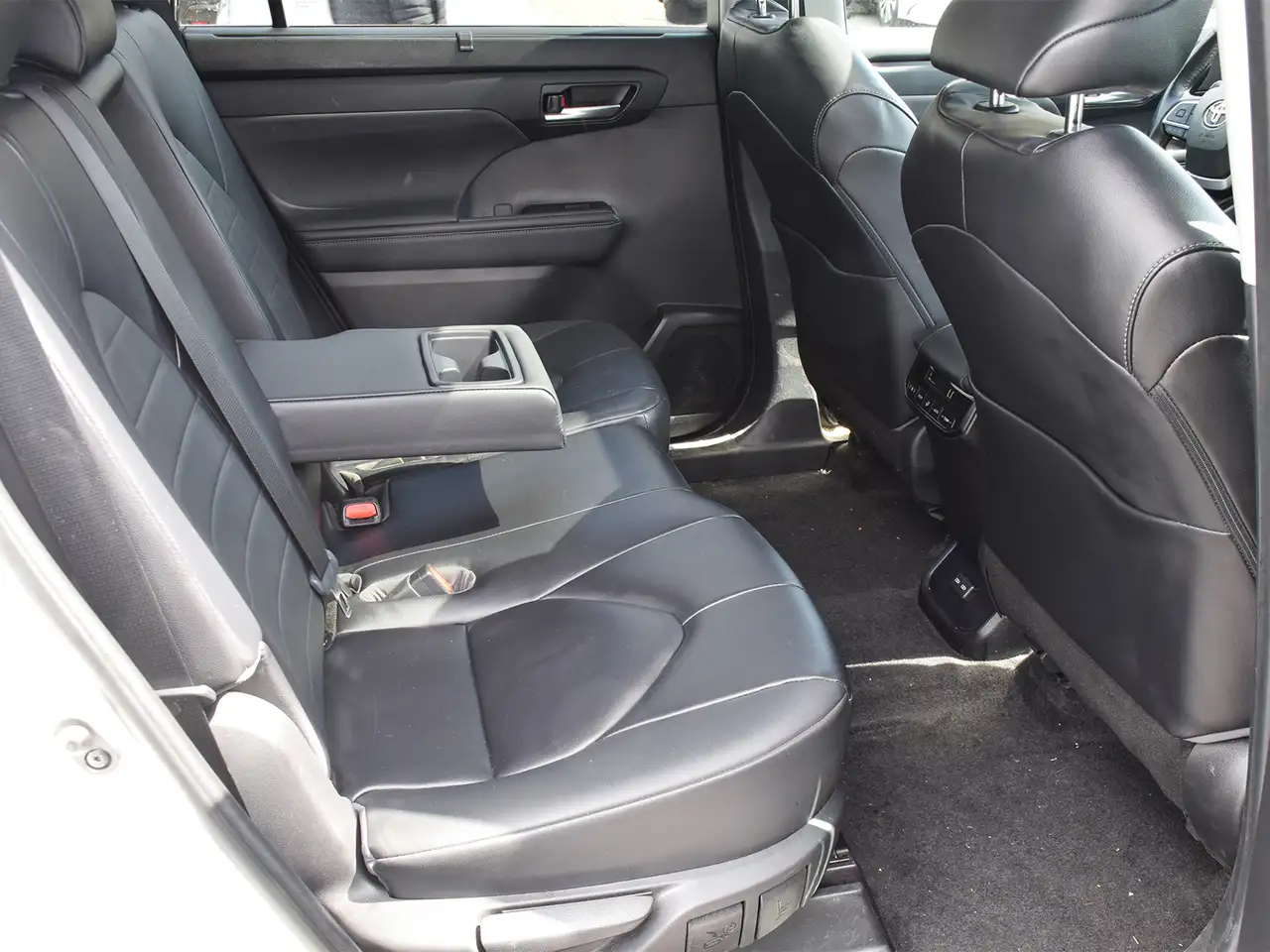 Toyota Highlander снимка Toyota Highlander