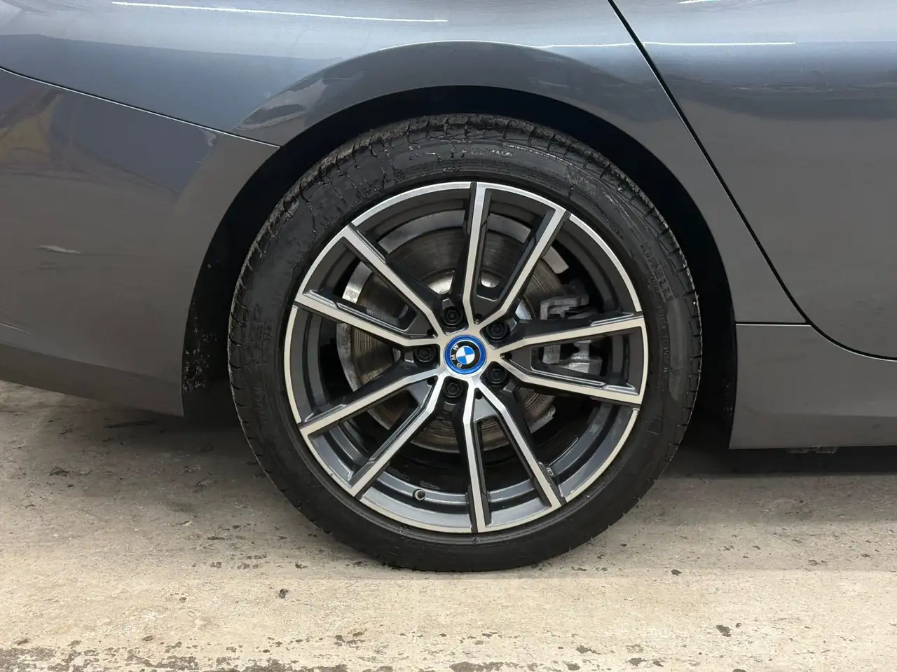 BMW 3 Series снимка BMW 3 Series