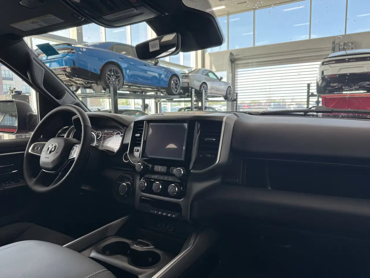 RAM 1500 снимка RAM 1500