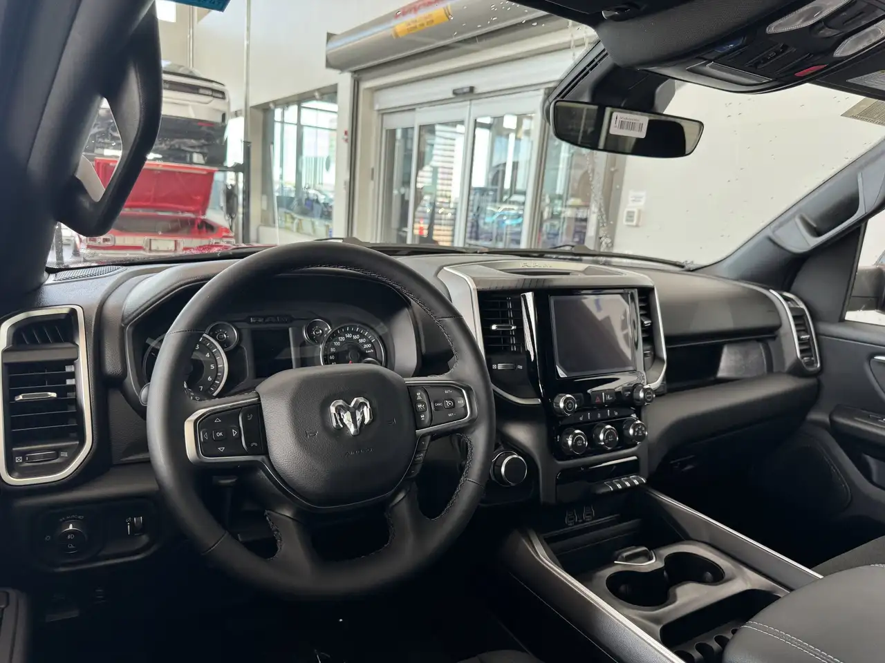 RAM 1500 снимка RAM 1500