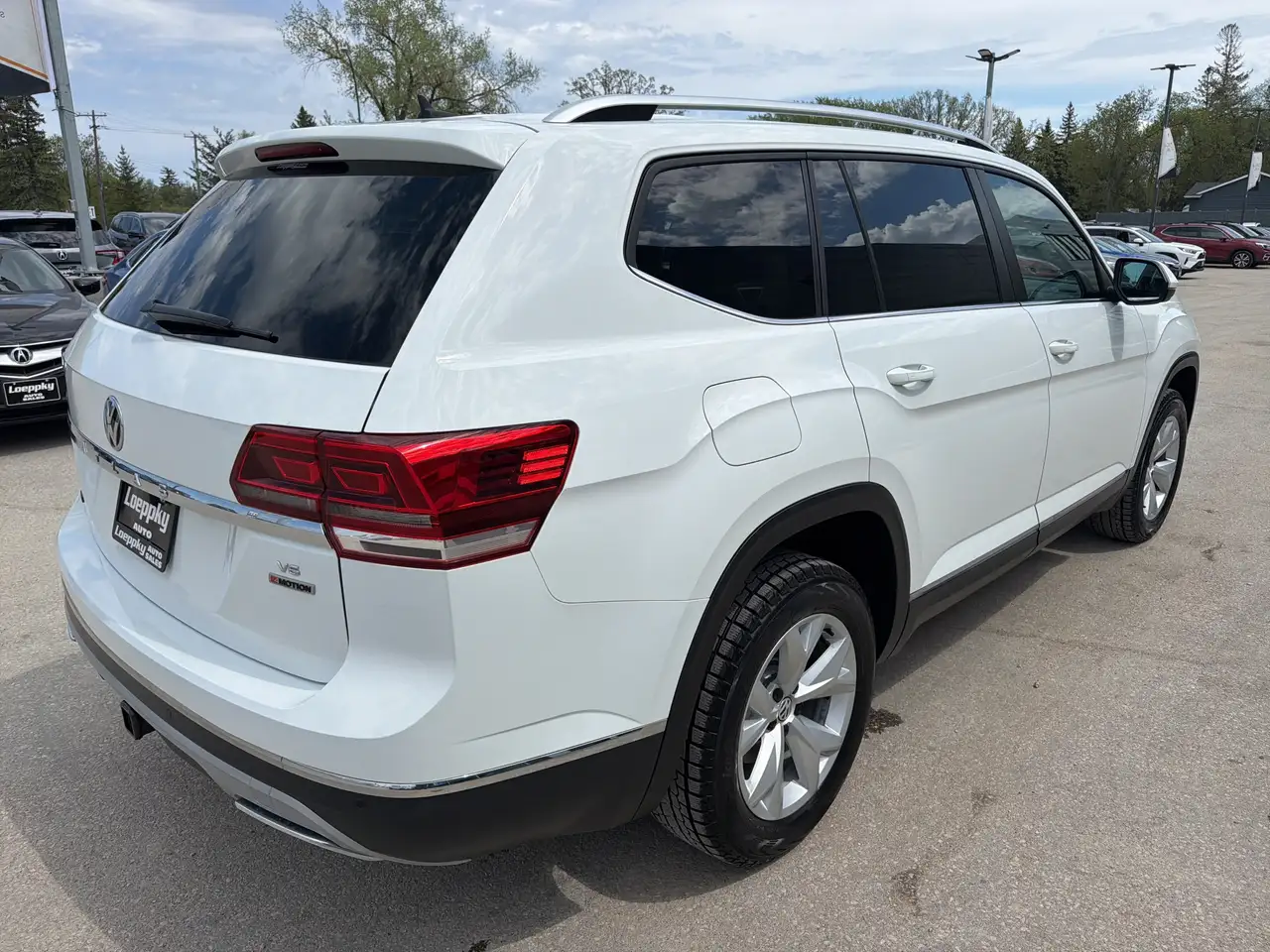 Volkswagen Atlas снимка Volkswagen Atlas