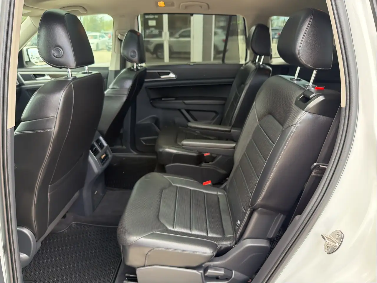 Volkswagen Atlas снимка Volkswagen Atlas