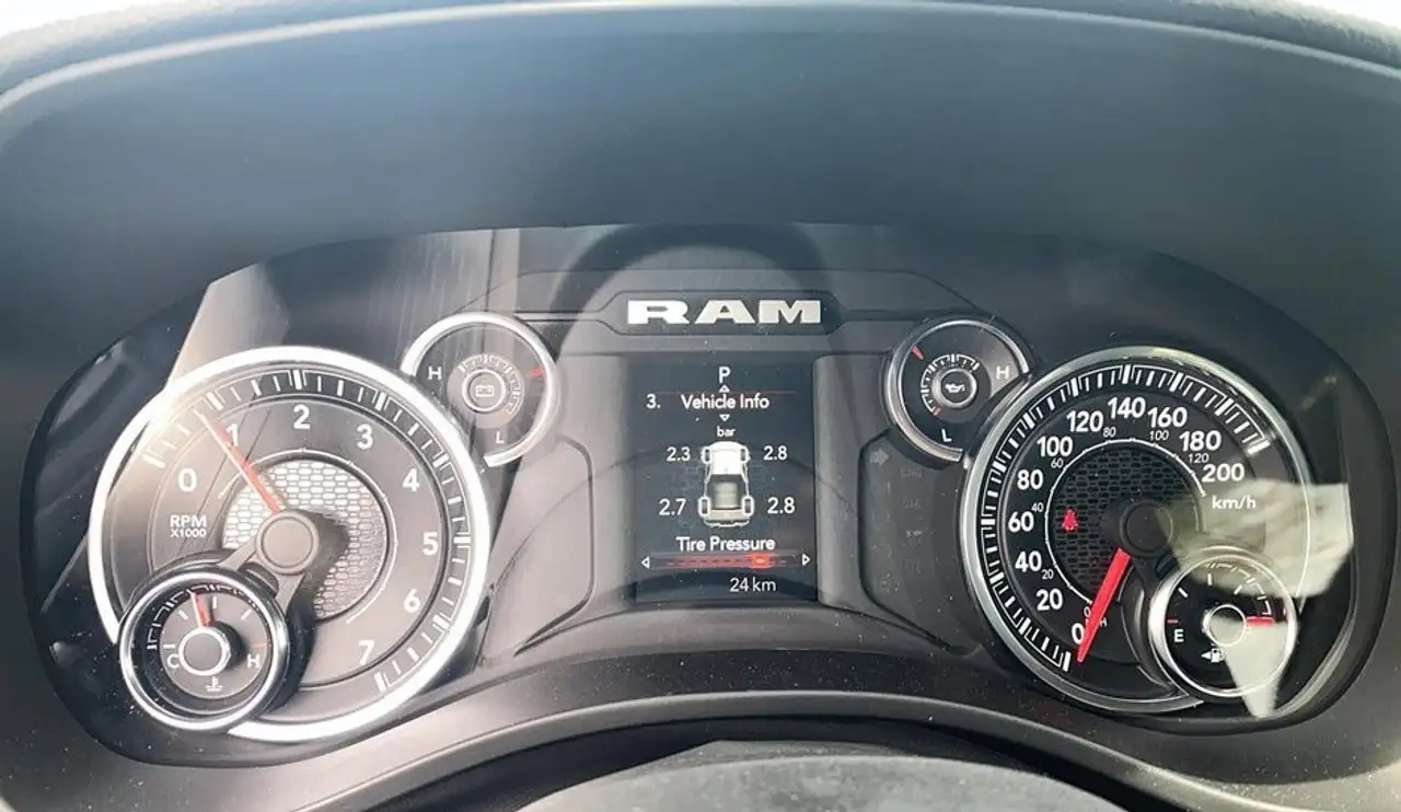 RAM 1500 снимка RAM 1500
