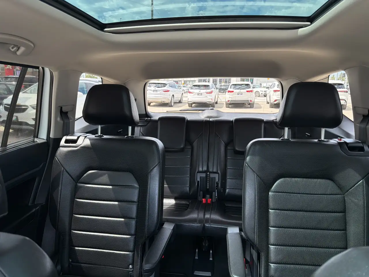Volkswagen Atlas снимка Volkswagen Atlas