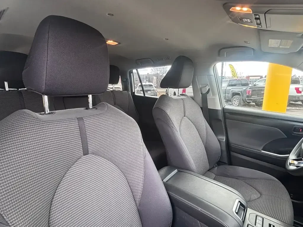Toyota Highlander снимка Toyota Highlander
