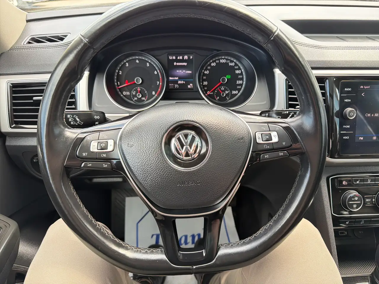 Volkswagen Atlas снимка Volkswagen Atlas