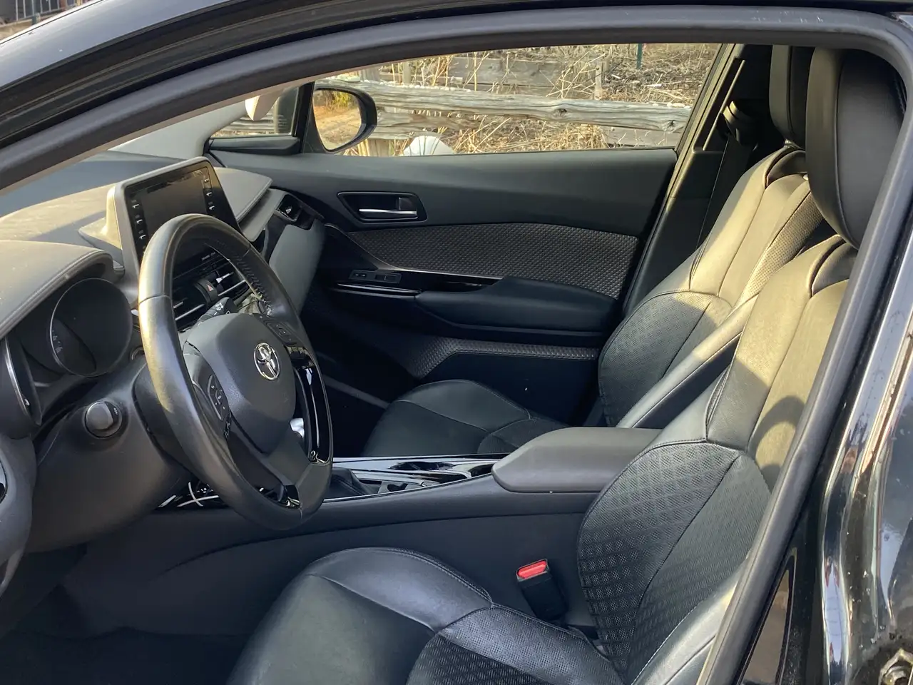 Toyota C-HR снимка Toyota C-HR