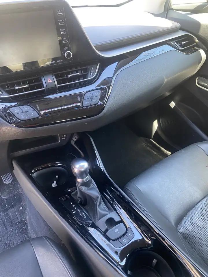 Toyota C-HR снимка Toyota C-HR