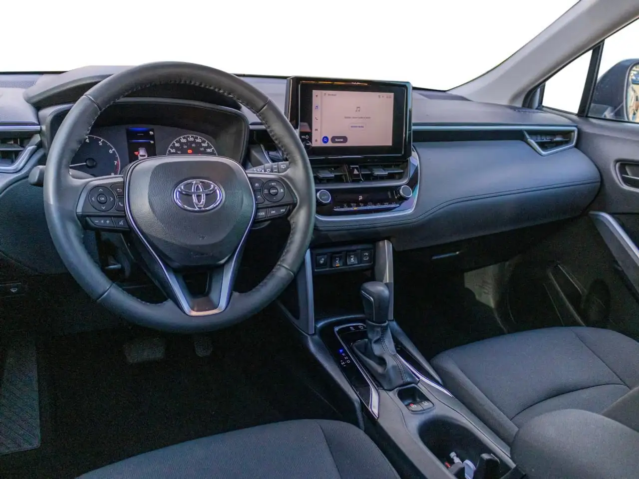 Toyota Corolla Cross снимка Toyota Corolla Cross