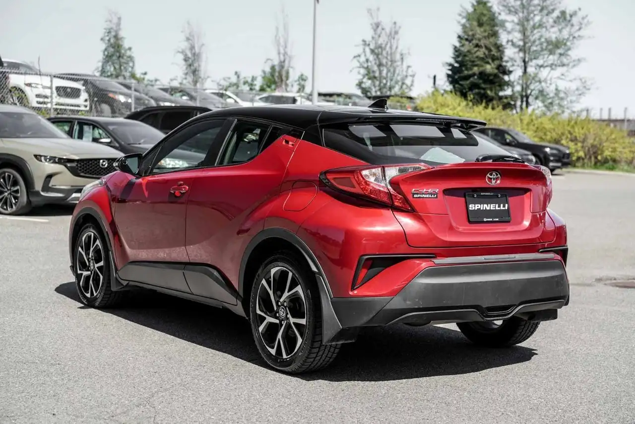 Toyota C-HR photo Toyota C-HR