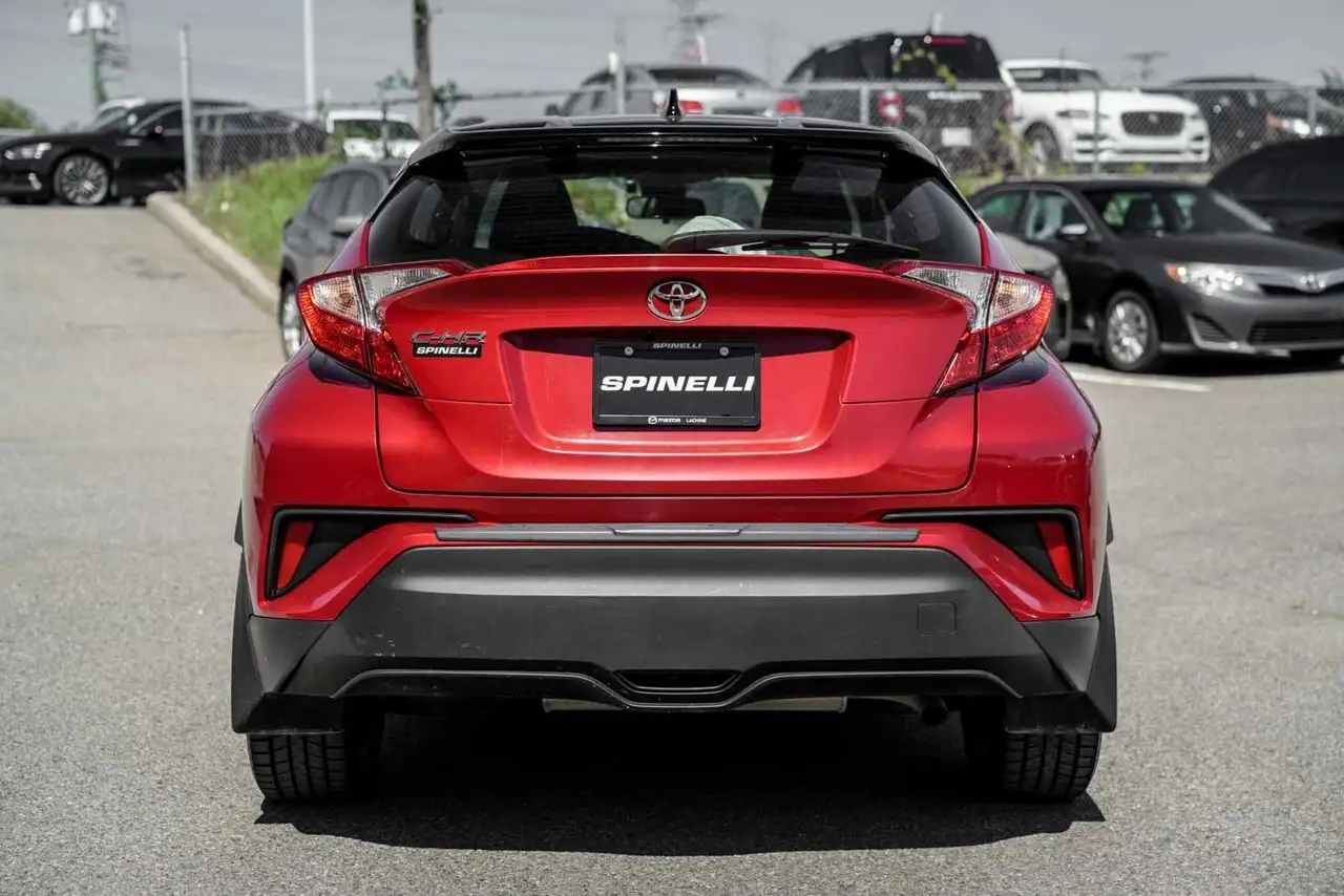 Toyota C-HR photo Toyota C-HR