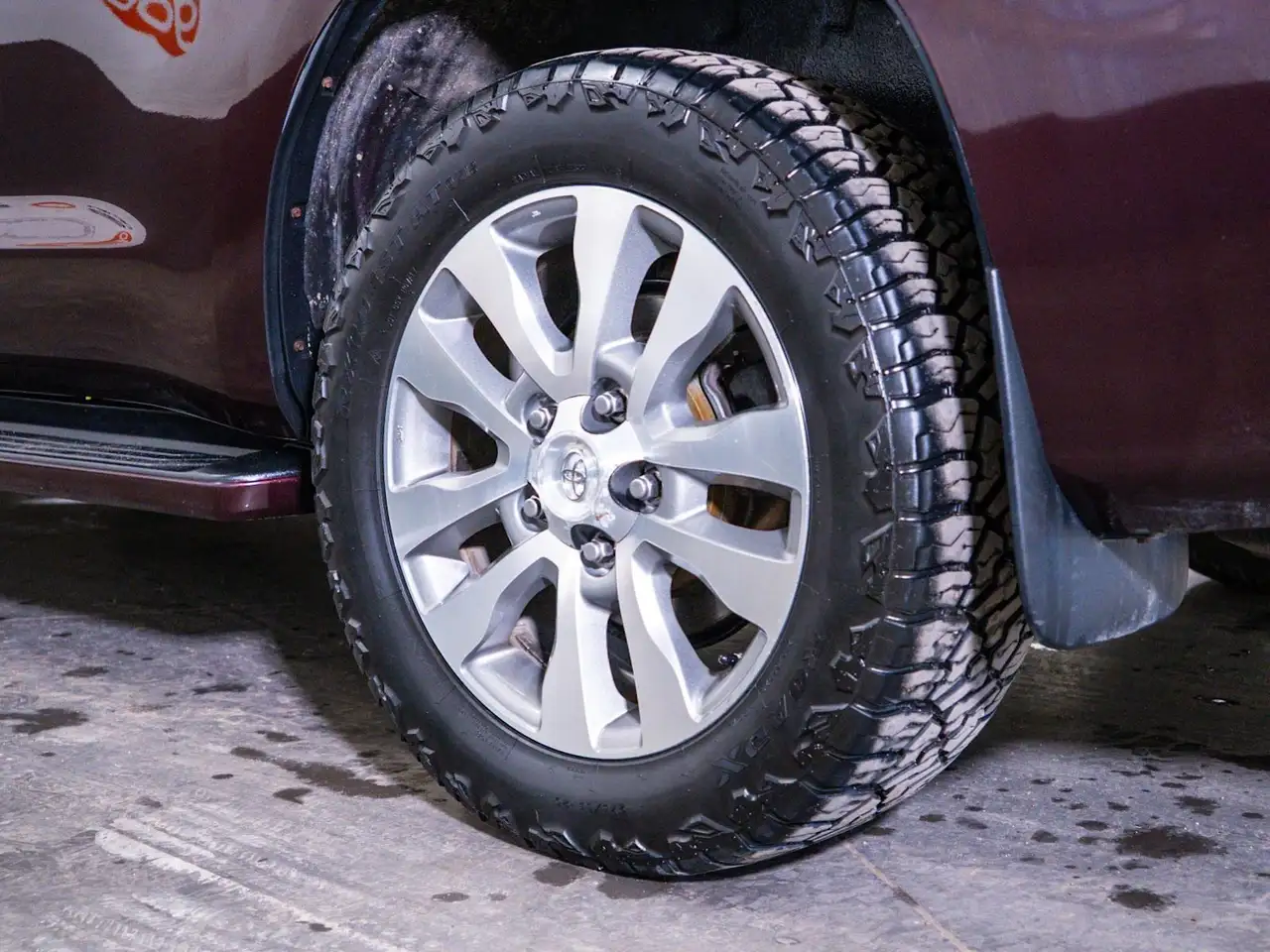 Toyota Sequoia снимка Toyota Sequoia