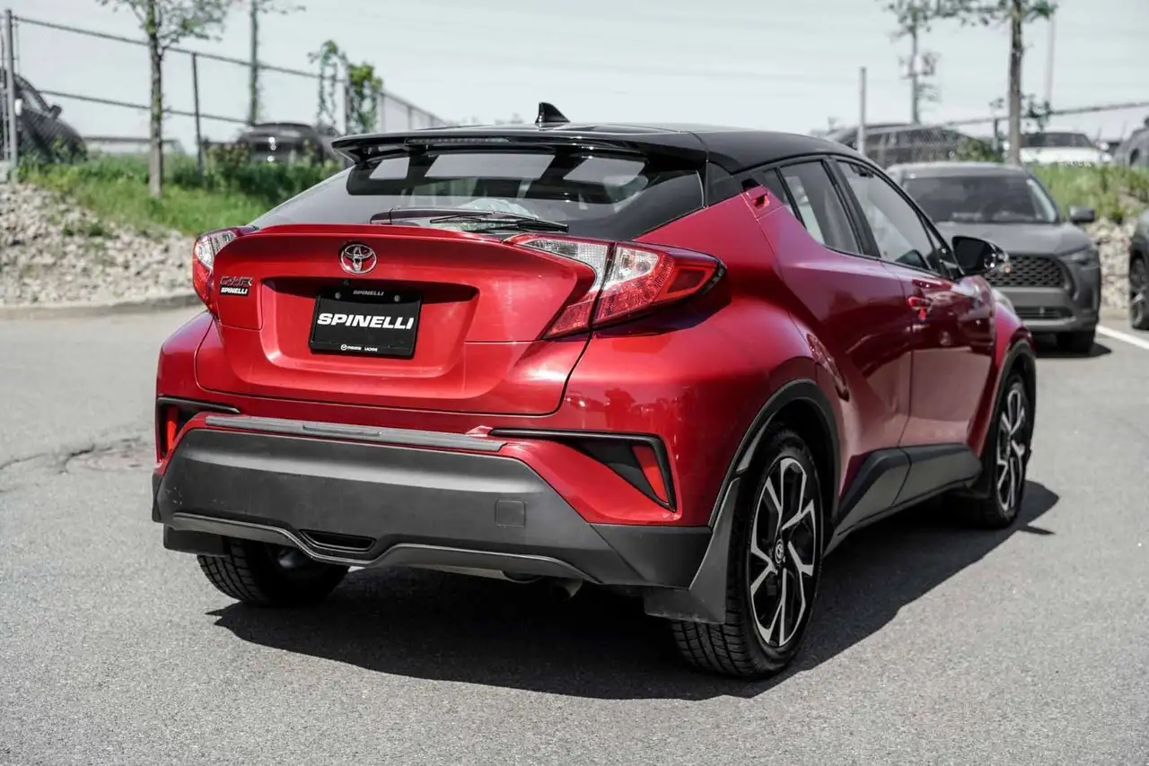 Toyota C-HR photo Toyota C-HR