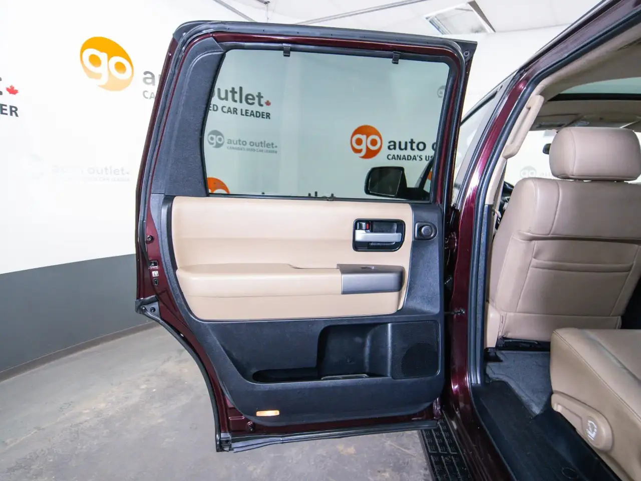 Toyota Sequoia снимка Toyota Sequoia