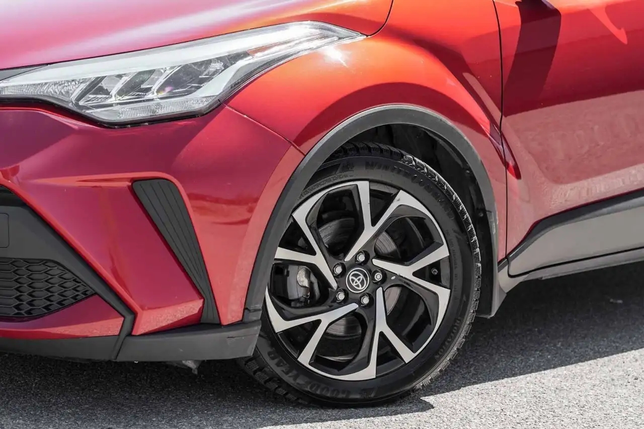 Toyota C-HR photo Toyota C-HR