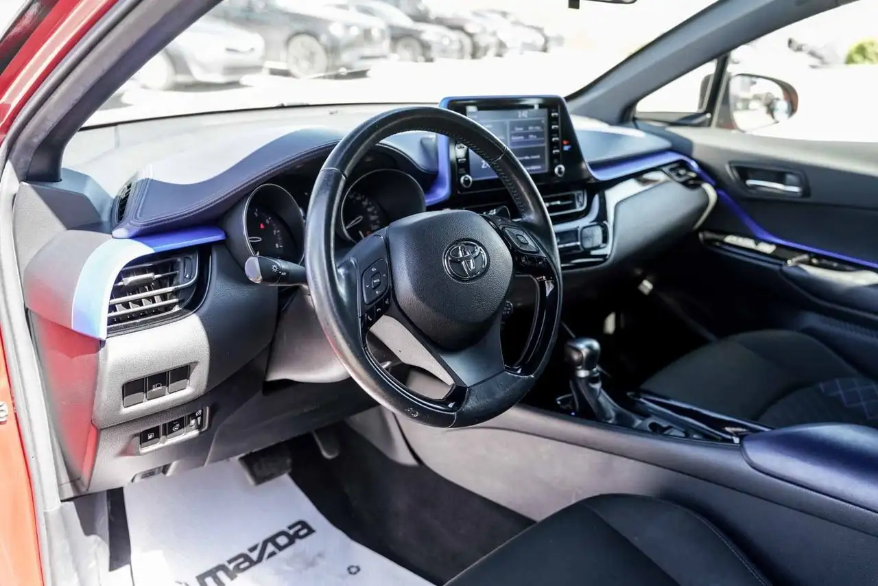Toyota C-HR photo Toyota C-HR