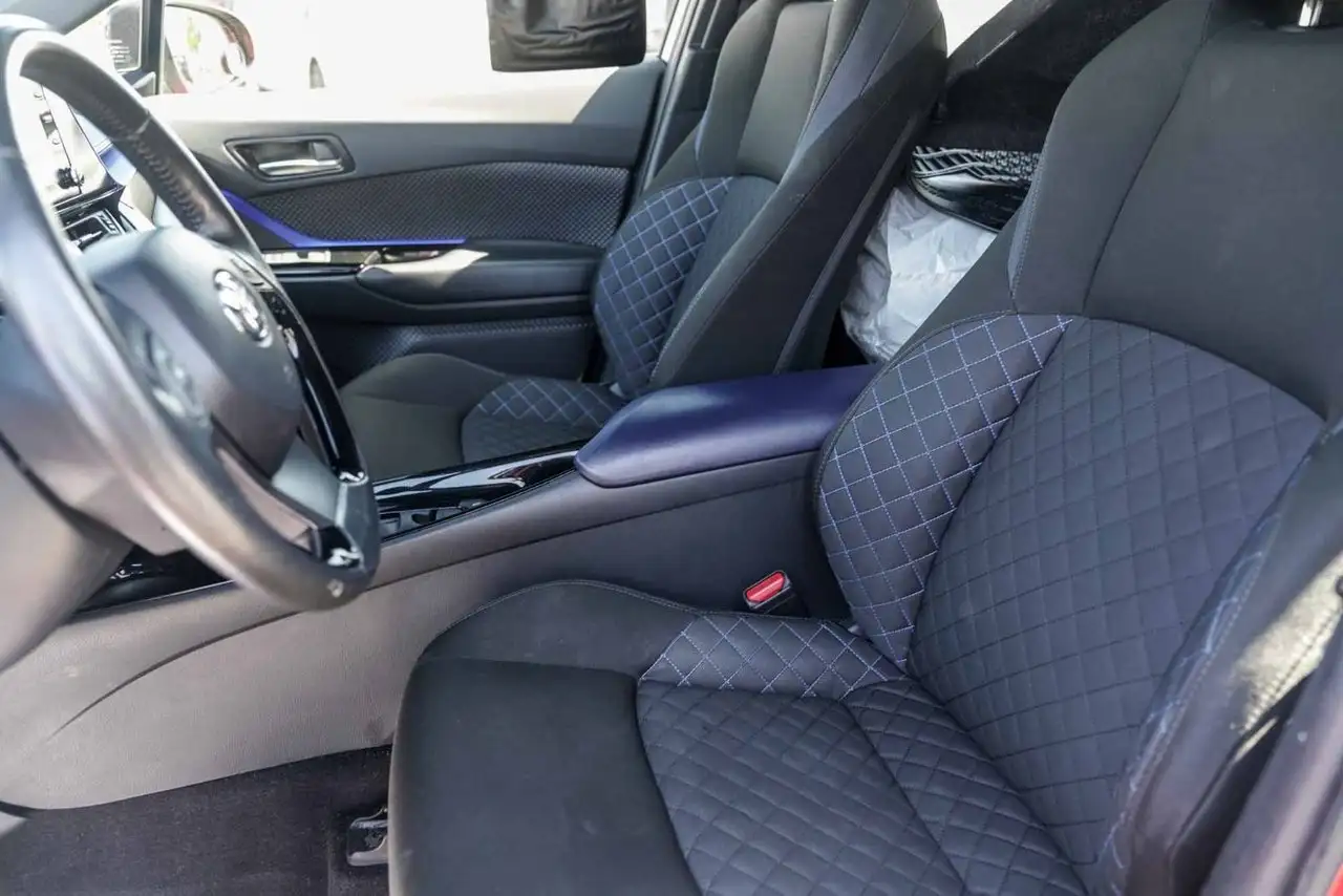 Toyota C-HR photo Toyota C-HR