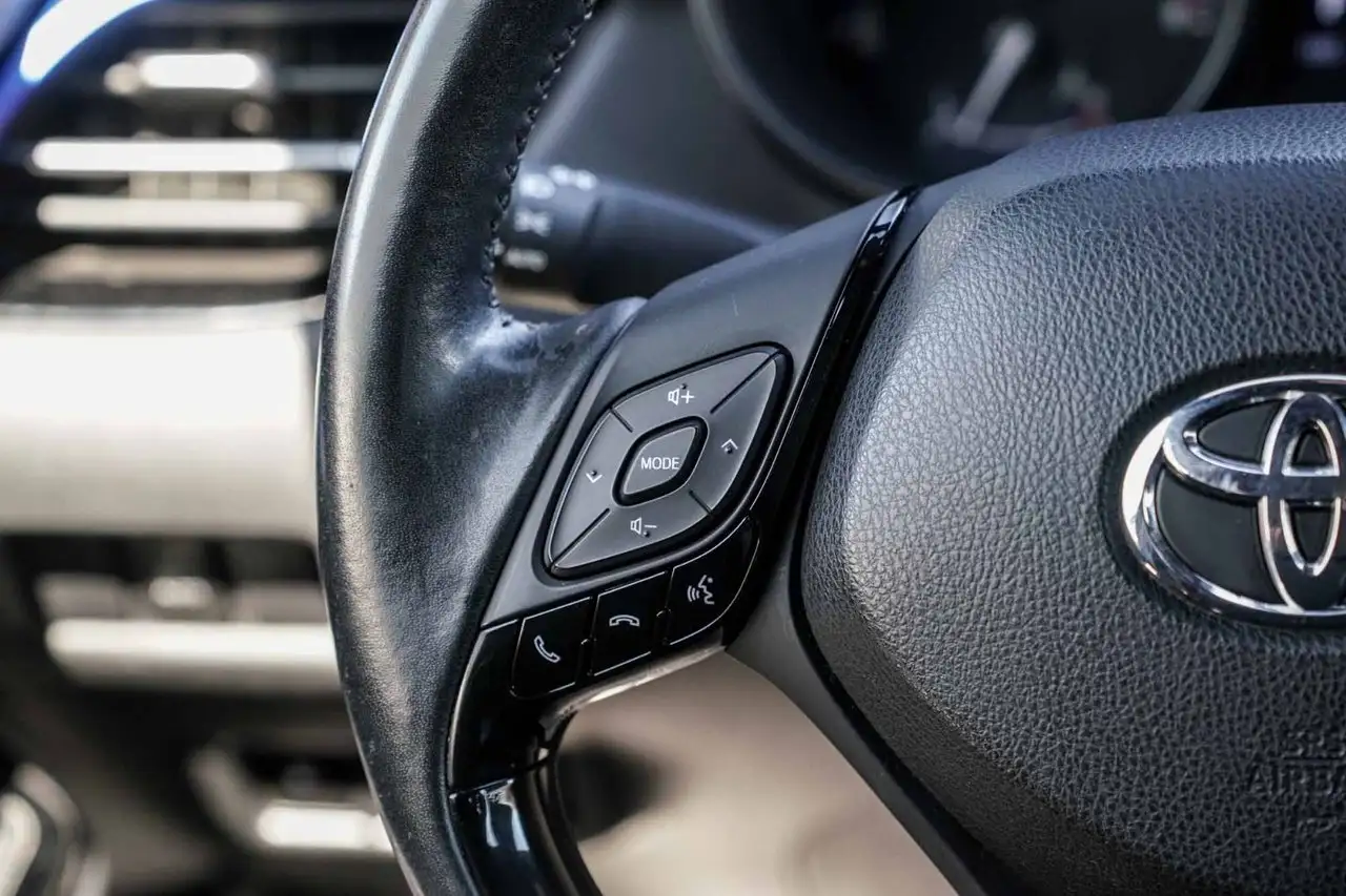 Toyota C-HR photo Toyota C-HR