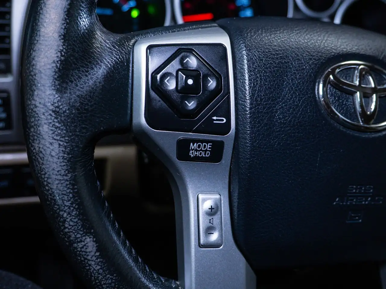 Toyota Sequoia снимка Toyota Sequoia