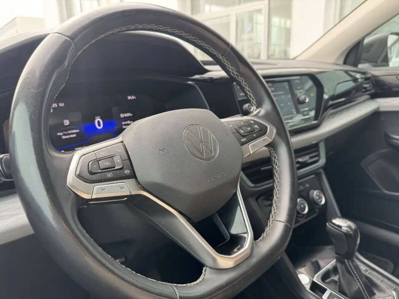 Volkswagen Taos снимка Volkswagen Taos