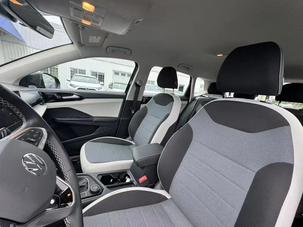 Volkswagen Taos снимка Volkswagen Taos