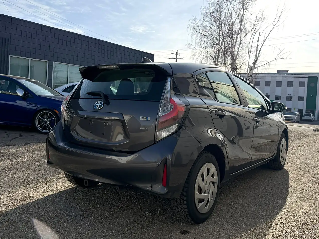 Toyota Prius c снимка Toyota Prius c