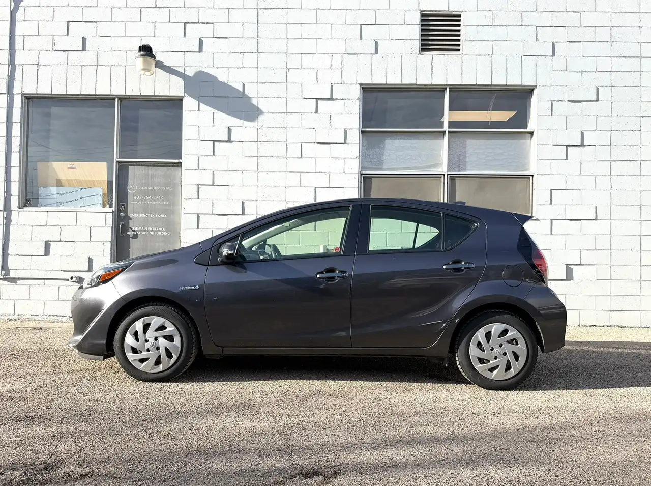 Toyota Prius c снимка Toyota Prius c