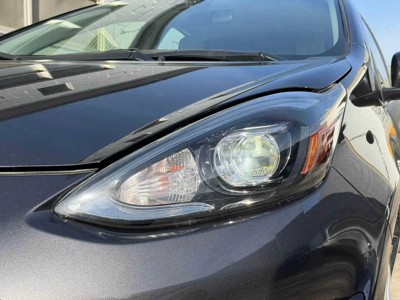 Toyota Prius c снимка Toyota Prius c