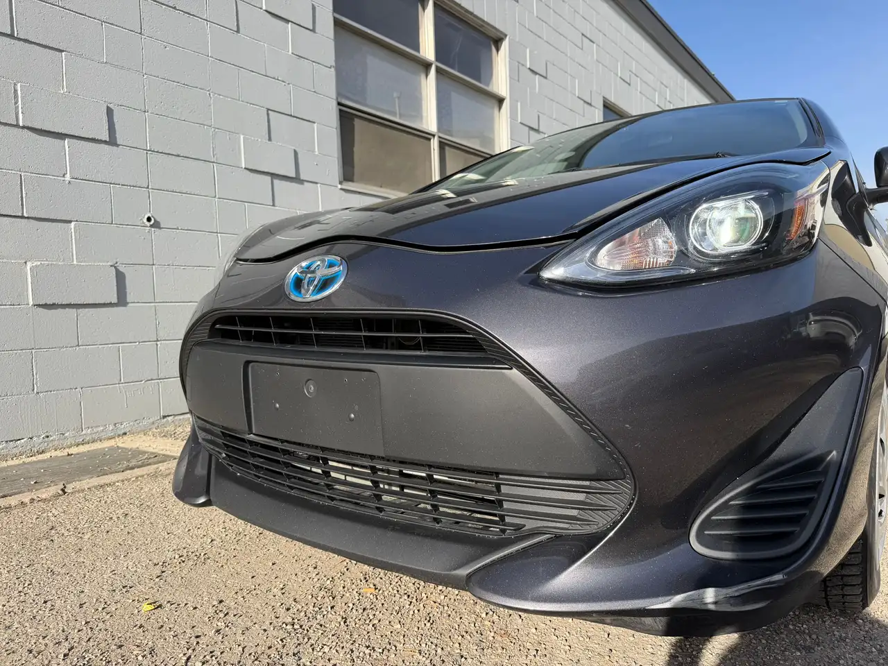Toyota Prius c снимка Toyota Prius c
