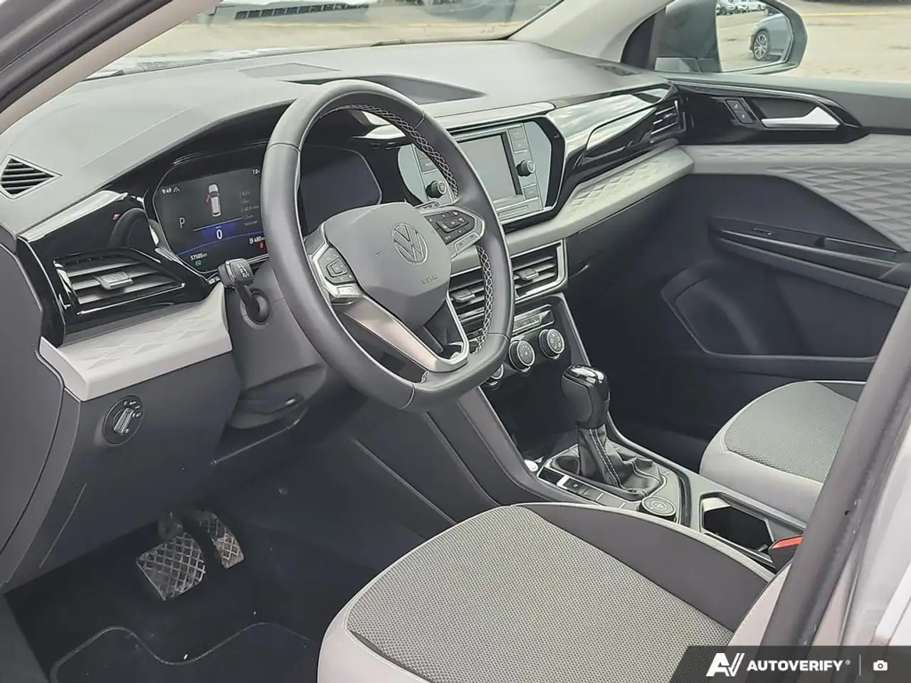 Volkswagen Taos снимка Volkswagen Taos