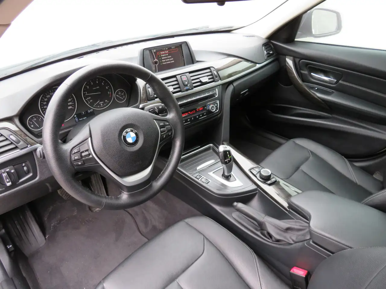BMW 3 Series photo BMW 3 Series